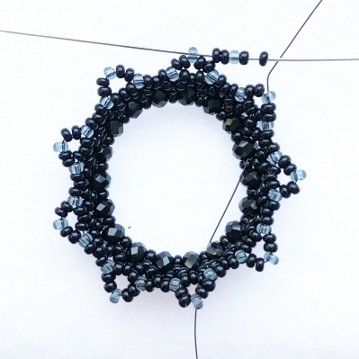 Мастер-класс duCharme по плетению броши Lady Boss Мастер-класс duCharme по плетению броши Lady Boss